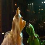 Gif Peggy et Kermit bisou
